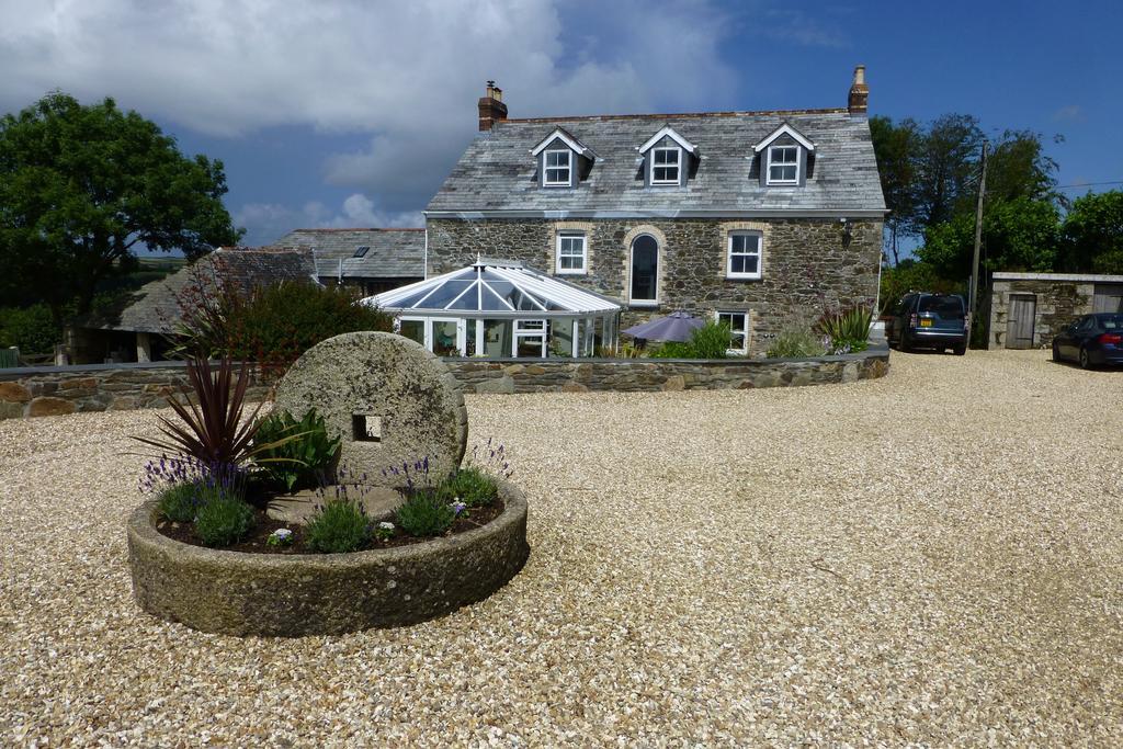 Treveighan Farmhouse Saint Teath Buitenkant foto